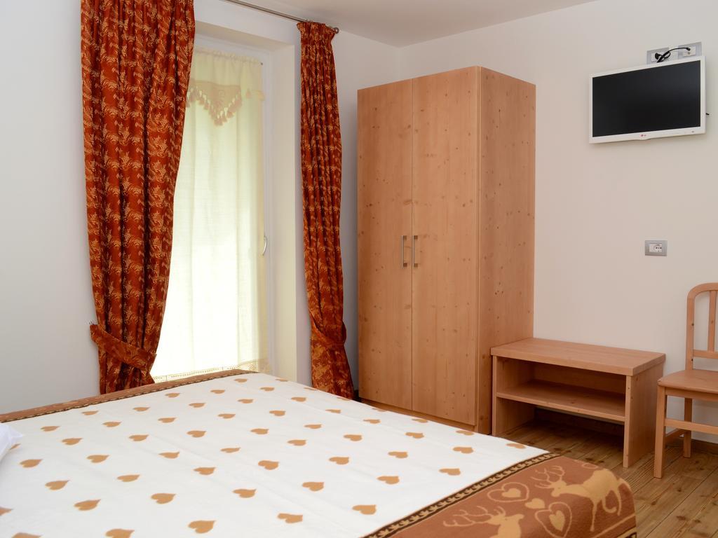 Bed and Breakfast Baita Scaia Cogolo Zimmer foto